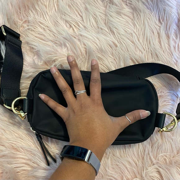 Tommy Hilfiger Crossbody Bag - Picture 10 of 11